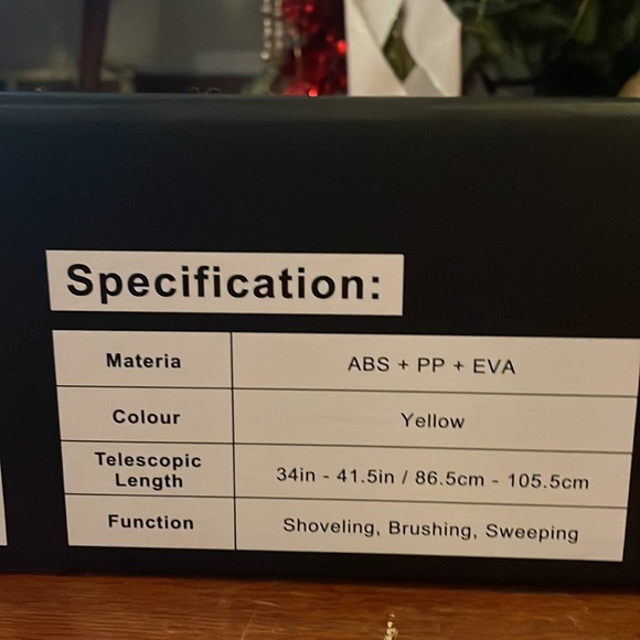 Car Snow Brush with Detachable Ice Scraper - Picture 3 of 5